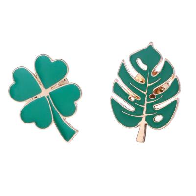 China Cute And Soft Fashion Cartoon Pin Female Lucky Pin Green Leaf Clover Brooch Pin Badge Personality Gift Small For Friends for sale