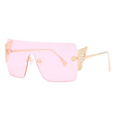 China Wing Luxury Designer Ladies Trendy Oversized Square UV Punk Sunglasses Fashion Sun Glasses Protection Sun Glasses New for sale