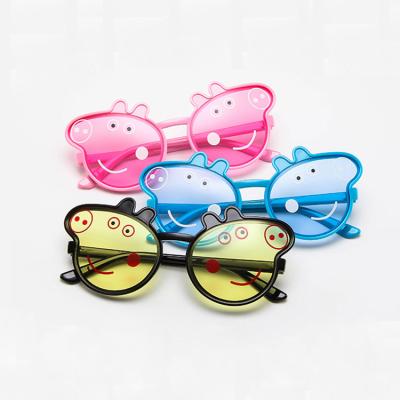 China Injection SUNGLASSES/FASHION SUNGLASSES 2020 Hot Vintage Pig Shades OEM Kids Party Girls Sun Glass Sunglasses Plastic Funny Kids for sale