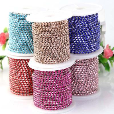 China Eco-friendly Wholesale One Row Yantuo Silver Plated Rhinestone Cup Brass Chain For Nail Art for sale