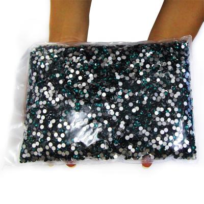 China Large Package Bag Non Hotfix Green Zircon Bulk Eco-Friendly Rhinestone Flatback Glass Rhinestone For Nail Art, Tumblers for sale