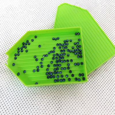 China Yantuo Crystal Rhinestone Sorting Container Plastic Nail Art Trays Storage Tools Fake Stones for sale