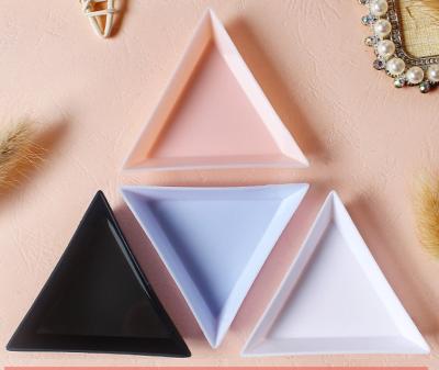 China Plastic Nail Art Trays Crystal Sorting Rhinestone Triangle Blue Pink Black White Products Fake Stones Nail Art Trays for sale