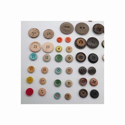 China Fashion DIY Washable High Quality Accessories Wooden Button With Two/Four Holes for sale