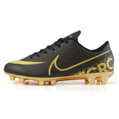 China Soccer shoes Hot sales Unique design Football Shoes Men Factory Wholesales Soft breathable Gold sole Spike Shoes outdoor sports nail shoes for sale