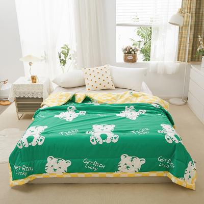 China Tiger Print Simple Soft Breathe Organic Single Summer Silk Student Cool Feel Comforter Water Wash Double Bed Comforter Sets Ice Comforter Fiber for sale