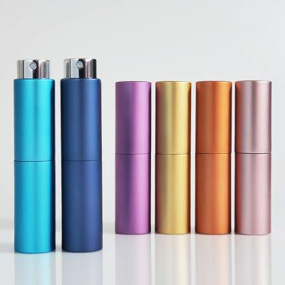 China Custom 5ml 10ml 15ml 20ml Fine Mist Refillable Cosmetic Pouch Empty Cosmetic Twist Up Perfume 8ml Mouth Spray for sale