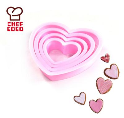 China Viable Plastic Heart Shape Cookie Cutter Mold Cake Decorating Pastry Cookie Baking Mold for sale