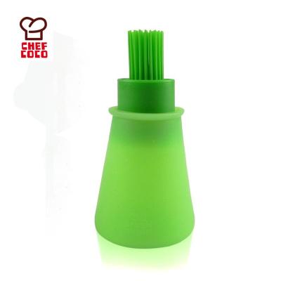 China Disposable silicone oil pastry brush heat resistance grill brush/kitchen bakeware tools brush with oil bottle maker for cooking BBQ for sale