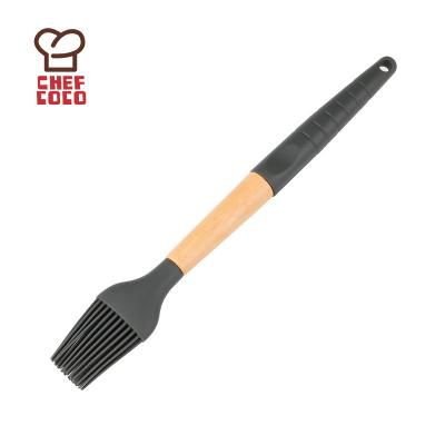 China Sustainable Sprinkler Brush Reusable Pastry Oil Brush Spatula Brush With Wooden Handle For BBQ for sale