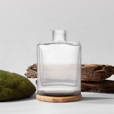 China Household Products 10ml Perfume Car Glass Bottles Aromatherapy Car Diffuser Porcelain Glass Hanging Bottle Factory for sale