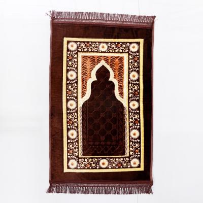 China New Design Anti Slip Prayer Blanket Custom Sejadah High Quality Washable Classic Muslim Moslem Mosque Carpet for sale