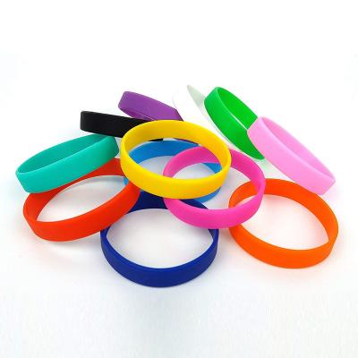 China Fashionable OEM Logo Silicone Sport Bracelet Wrist Custom Made From Europe Bands Sale Promotional Elastic Wristbands for sale