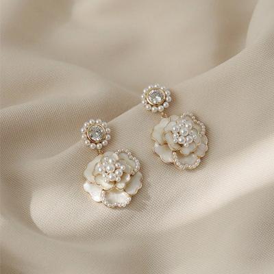 China CLASSIC Silver Needle Pearl French Women's Earrings Camellia Earrings Temperament Earrings Summer Jewelry for sale