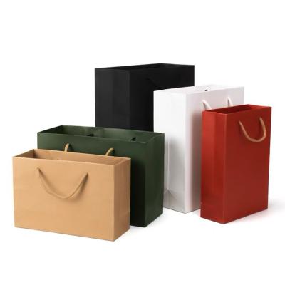 China Biodegradable Paper Bagkraft Paper Gift Bag bolsas de papel New Recyclable Creative Portable Gift Bagblack Gift Wrapping Paper Bag for sale