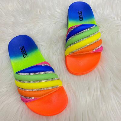 China 2021 Fashion Trend Hot Selling Rhinestone Slips Slippers For Women Rainbow PVC Ladies Flat Slipper Soft Comfortable Outdoor Shoes for sale