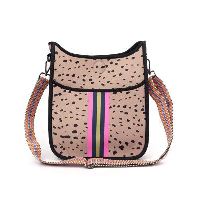 China High Quality Honor Me Summer Zipper Cross - Body Bag Customize Style Neoprene Waterproof Cell Phone Shoulder Bag for sale