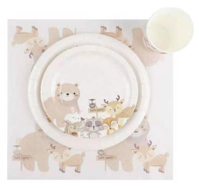 China Party Decoration Jungle Bear Deer Theme Paper Plate Tablecloth Knife Fork Spoon Knife Animal Birthday Party Tableware Decoration for sale