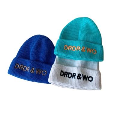 China COMMON High Quality Winter Beanie Hats With Embroidery Logo Custom Made Warm for sale