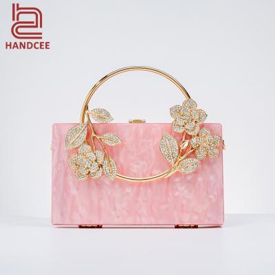 China 2022 New Arrival Designer Luxury High Quality Women Clutches Girls Dinner Rhinestone Clips Metal Crystal Handle Acrylic Clutch Bag for sale