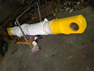 China 707-01-XR520  komatsu pc1250 boom hydraulic cylinder loader Tube ID 225mm stroke 1960mm for sale