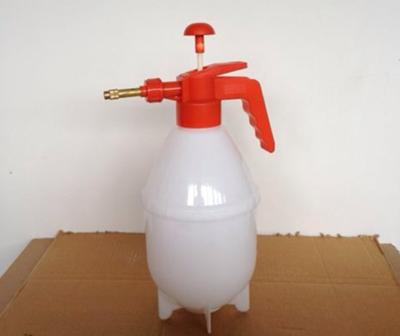 China Non-Leaking 1.5L Garden Pressure Water Sprayer Pump Handheld Sprayer Bottle For Plant Weeds for sale