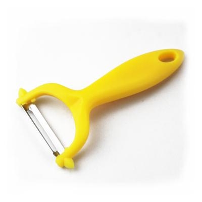 China Viable Hot Selling Plastic Potato Peeler Small Kitchen Light Weight Apple Plastic Mango Vegetable Peeler for sale