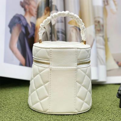 China Fashion Mini Bag Portable Bucket Pleated Women's Handbag Luxury High Quality Soft Lambskin Women's Bag Women's Handbag for sale