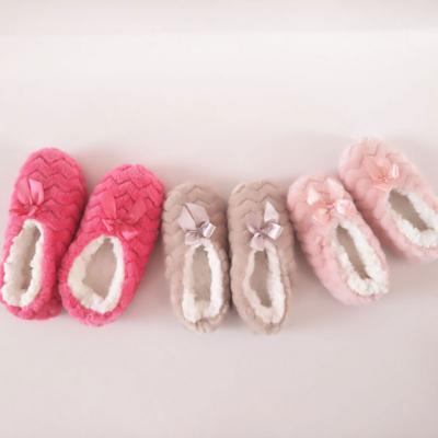 China Breathable Custom Non Slip High Quality Plush Socks Fluffy Slipper Socks for sale