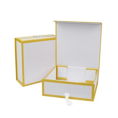 China High Quality Custom Wholesale Gold Edge On White Magnetic Cardboard Shipping With Various Ribbon Paper Gift Boxes for sale