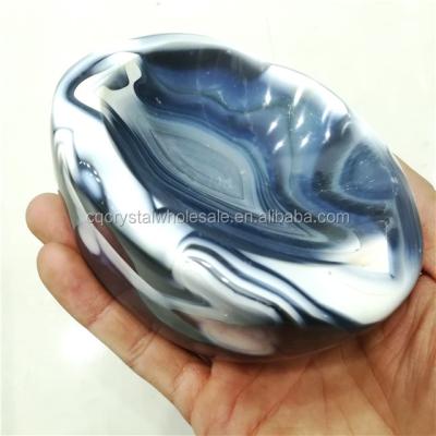 China Natural Hand Carved Agate White And Black Price Jade Crystal Ashtray for sale