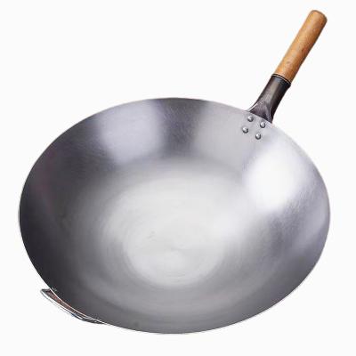 China Sustainable Chinese style wrought iron traditional old-fashioned hotel commercial kitchen cooking stir fry household wooden handle iron pot for sale