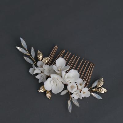 China Handmade Wedding Bridal Hair Jewelry Women Headpieces Pearls Flower Opal Bridal Hair Comb for sale