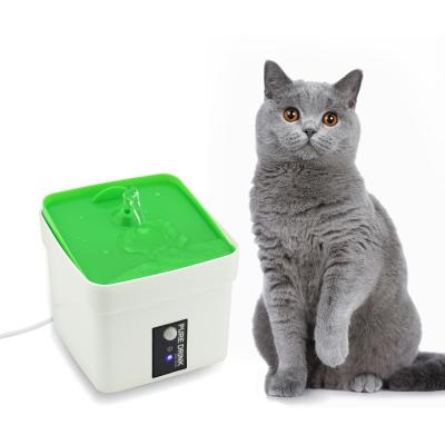 China 2021 Evernew Automatic Cat Water Dispenser Pet Drinking Station 1L Automatic Pet Cat Water Fountain for sale