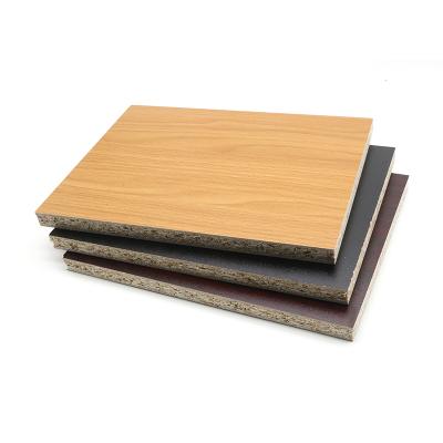 China Modern Cheap Size 1220x2440*18mm Particle Board / Chipboard For Kitchen Doors for sale