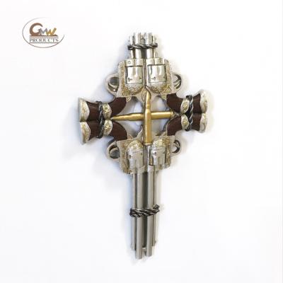 China Hot Sale Quality Resin Retro Ideas Beads Resin Gun Cross Keys For Home Decor for sale