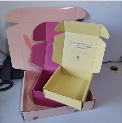 China Recycled Materials Wholesale Custom Wedding Napkin Gift Set Corrugated Packaging Box for sale