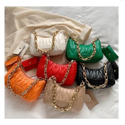 China Fashion Wholesale Designer Bags Ladies PU Leather Chain Evening Clutches Quilted Sling Armpit Handbags and Pinch D0735 for sale