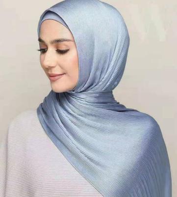 China New Arrival Fashion Chiffon Pleat Hijab Bright Pearl Scarf Ladies Leisure Travel Natural Wrinkled Turkish Hijab Shawl for sale