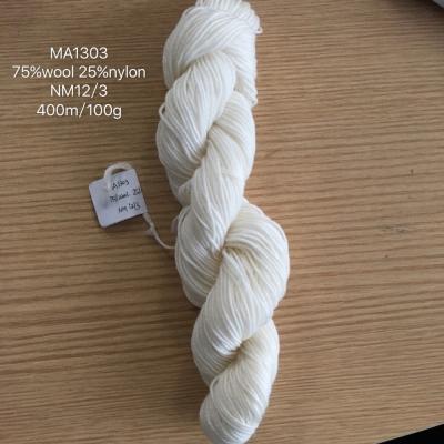 China Superwash anti-pilling merino wool and raw fingering yarn nylon blend undyed roving hand crochet knitting yarn for sale