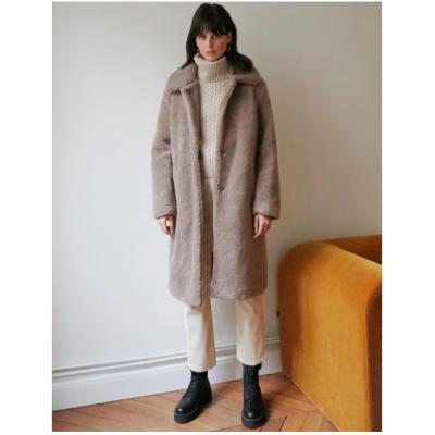 China Anti-Wrinkle Women Wool Faux Fur Coat Long With Side Pockets And Oversized Snap Button Closure for sale