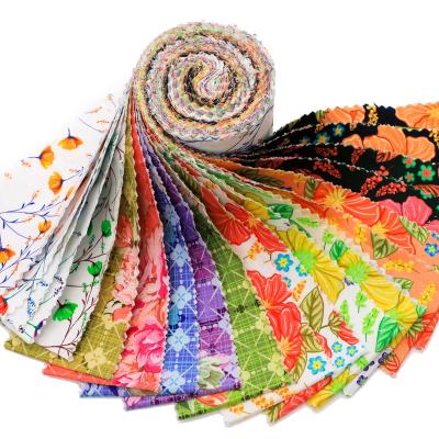 China Jelly Roll Fabric Shrink-Resistant 20 Pieces / Roll Cotton Quilt Fabric Cotton Flower Print 100% Cotton for sale