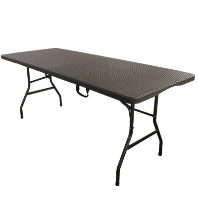 China Contemporary Design 2023 Outdoor Portable Folding Plastic Camping Table with Stripes for sale