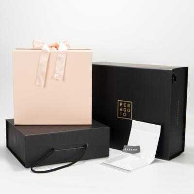 China Sustainable Luxury Sliver Folding Magnetic Gift Box Packaging, Foldable Garment Box Packaging With Handle for sale