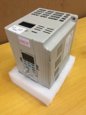 China 2,2 quilowatts 380V VFD pequeno conduzem o tamanho pequeno trifásico 2.2KW de VFD programável à venda