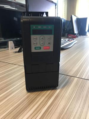 Chine Petite taille compacte 380V de produit nouveau inverseur VFD de fréquence de 3 phases pour 2.2kw à vendre