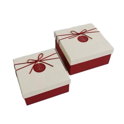 China 2020 Handmade Happy Christmas Gift Boxes Bauble Boxes For Christmas Eve Boxes for sale