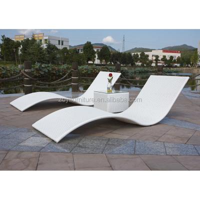 China Modern Outdoor Luxury Used Wicker Outdoor Rattan Garden Pool Chair Sun Sofa With Sun Canopy for sale