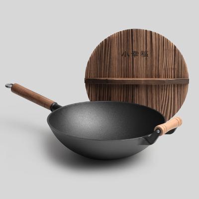 China Viable Factory Direct Smokeless Coating Non-Stick Cast Iron Wok For Home Use for sale