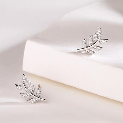 China FASHIONABLE Customized Sterling Silver Zircon Diamond Earrings Jewelry Set Wedding Party Gift 925 Leaf Stud Earrings Women Fit Jewelry for sale